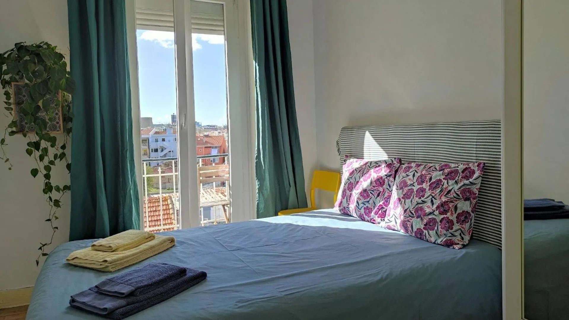 Charming Flat With 2 Bedrooms On Lisbon'S 7Th Hill